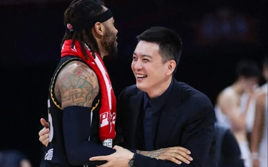 己在辽宁男, 豪与吴昌泽, https