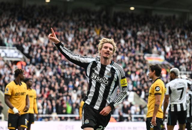 日讯, 为纽卡斯尔 日讯, 为纽卡斯尔